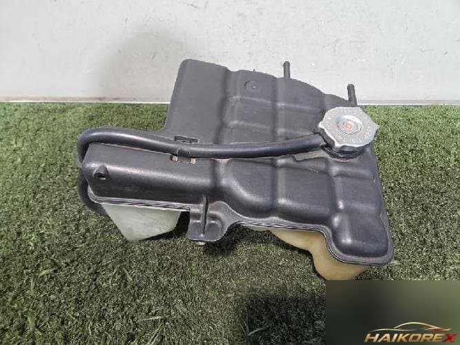 Jeep Grand Cherokee 2009 — бачок охлаждающей жидкости и омывателя 55116873AD