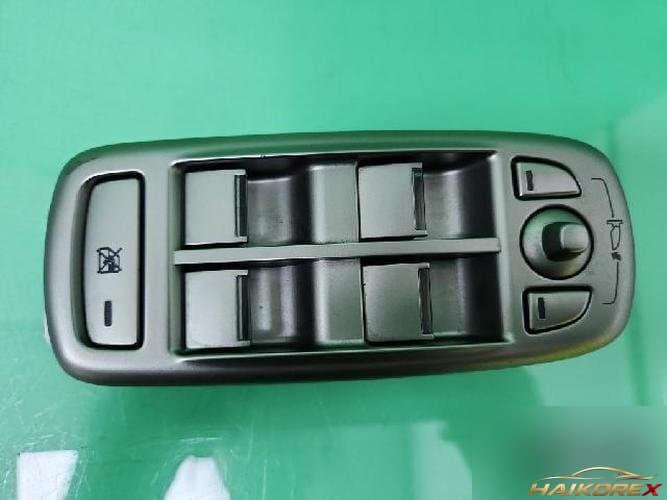 Jaguar XF 2010 — кнопка стеклоподъемника 1