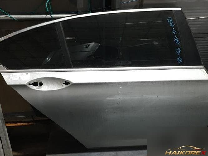 BMW 7 серии 2012 — дверь задняя правая