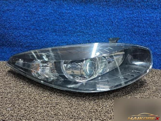 Renault SM3 2014 — фара передняя правая 260106731R