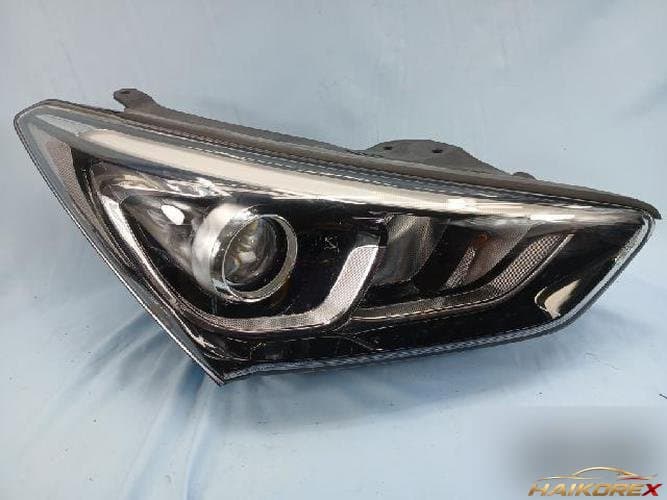 Hyundai Santa Fe 2017 — фара передняя правая HID