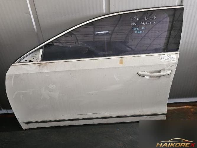 Volkswagen Passat 2015 — дверь передняя левая 561831055B