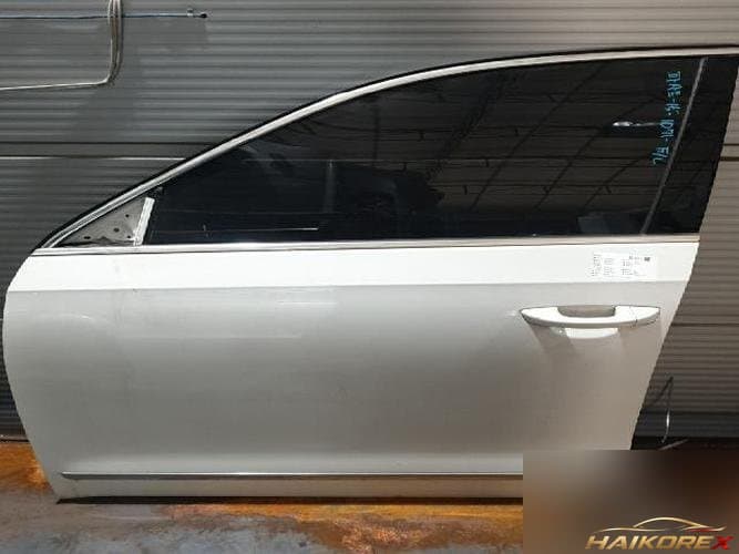 Volkswagen Passat 2015 — дверь передняя левая 561831055B