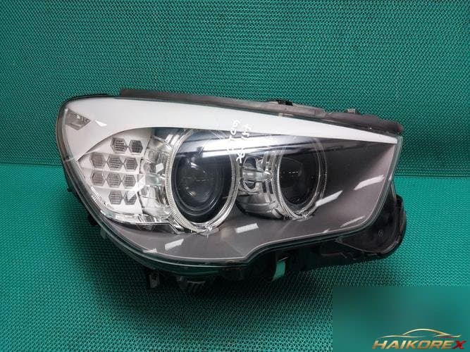 BMW 5 Series 2010 — фара правая