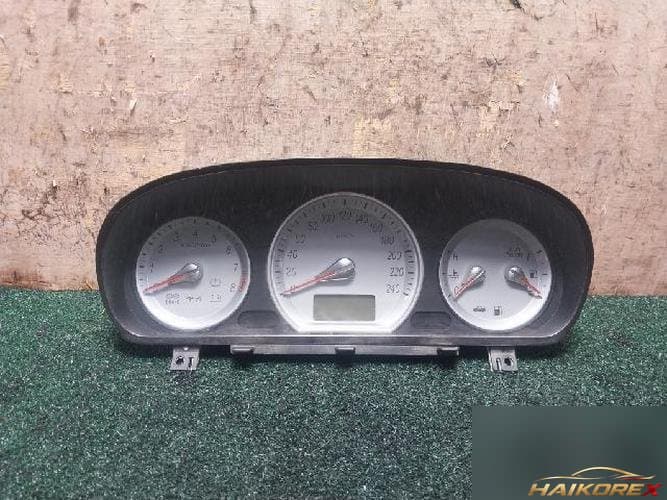 Hyundai Sonata 2005 — приборная панель 940033K050
