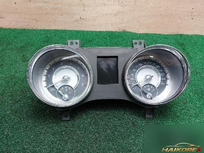 Chrysler 300 2012 — панель приборов 05091290AJ
