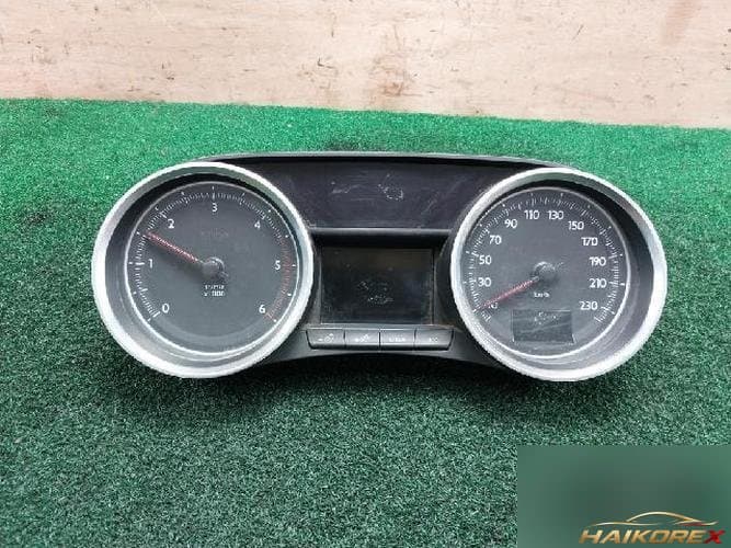 Peugeot 508 2012 — панель приборов 9665966080
