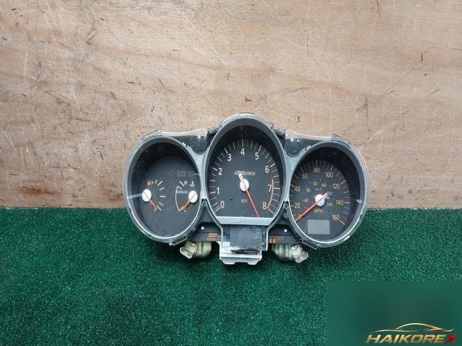 Nissan Fairlady Z 2006 — панель приборов