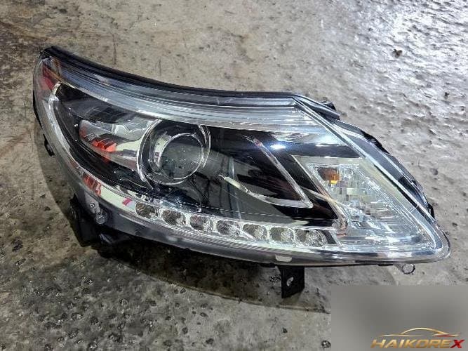 Renault SM5 2014 — фара правая (ксенон) 260108785R