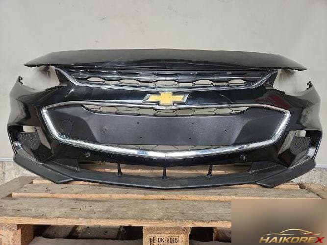 Chevrolet Malibu 2017 — передний бампер