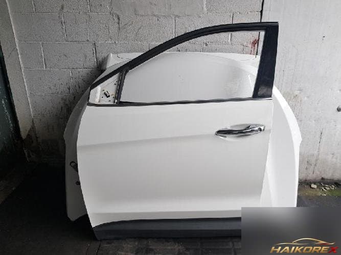 Hyundai Santa Fe 2014 — передняя дверь левая