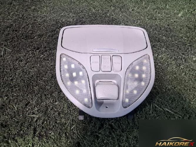 Hyundai Santa Fe 2014 — внутренний светильник 2