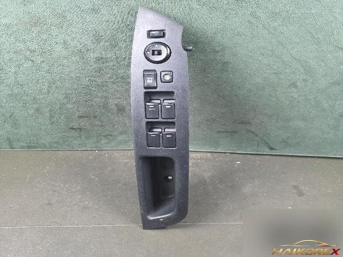 Kia Sorento 2011 — кнопка стеклоподъемника 93570-2P100VA