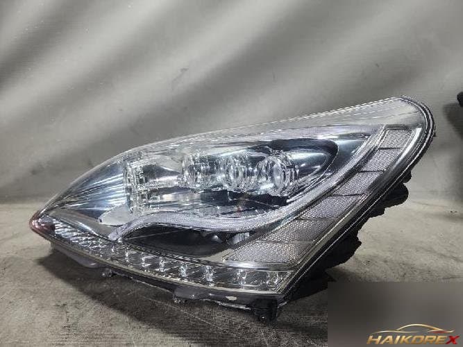 Hyundai Equus 2010 — фара передняя левая