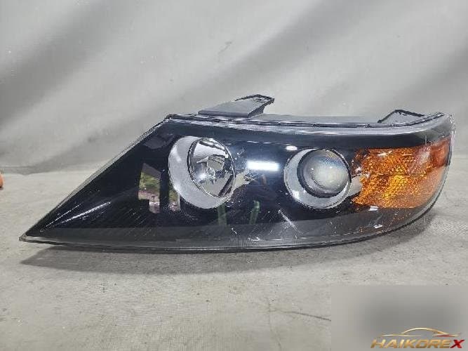 Kia Sorento 2010 — фара левая