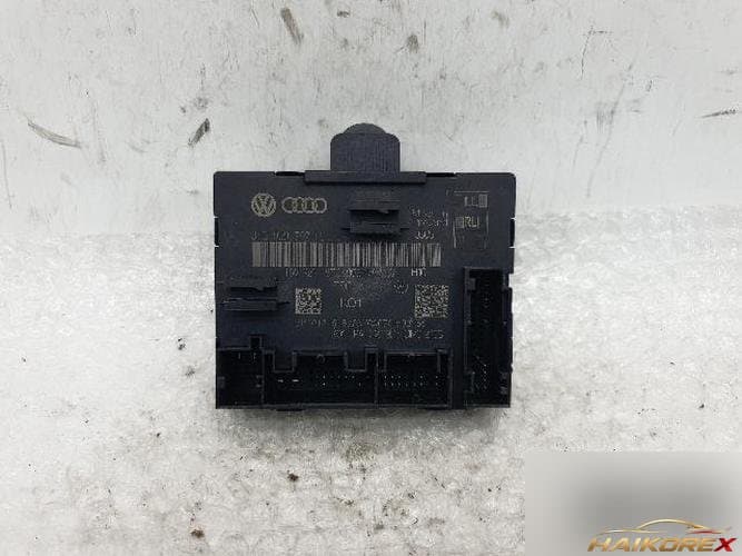 Audi A4 2016 — модуль двери пассажира 8T0959792P