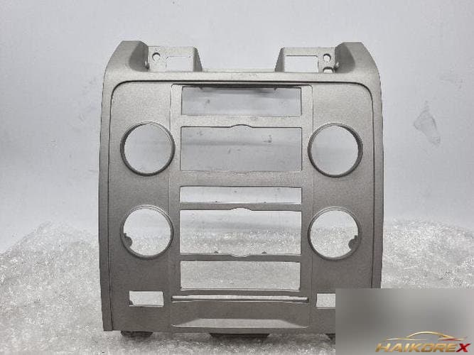 Ford Escape 2009 — центральная панель S840L-7804302-A