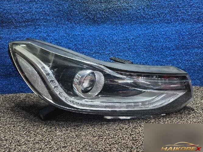 Chevrolet Trax 2018 — фара передняя правая 42649630