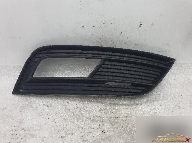 Audi A4 2014 — крышка противотуманной фары (правая) 8K0 807 682 K