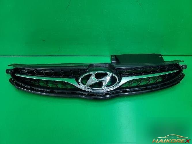 Hyundai Avante 2011 — решетка радиатора правая