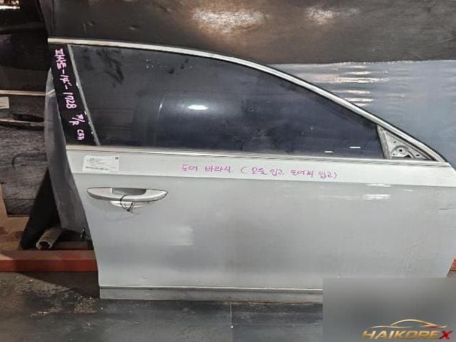 Volkswagen Passat 2014 — дверь передняя правая 561831056B