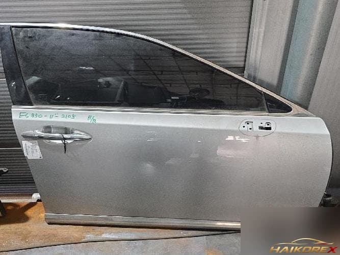 Lexus ES 2011 — передняя дверь правая