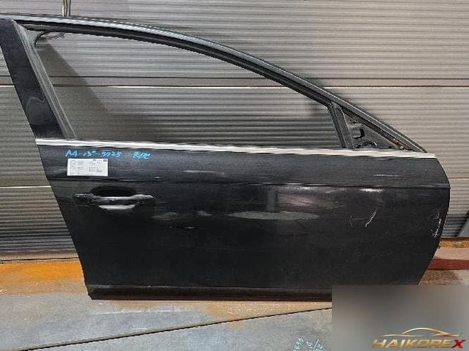 Audi A4 2013 — передняя дверь правая 8K0831052J