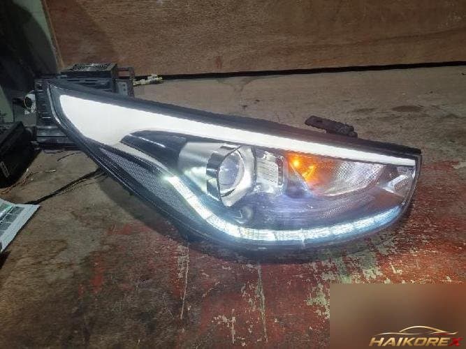 Hyundai Tucson 2015 — фара передняя правая