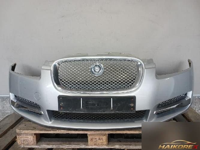 Jaguar XF 2010 — передний бампер