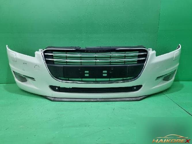Peugeot 508 2012 — передний бампер