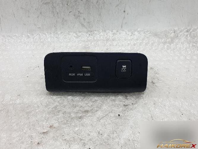 Разъём AUX и USB с кнопкой TCS