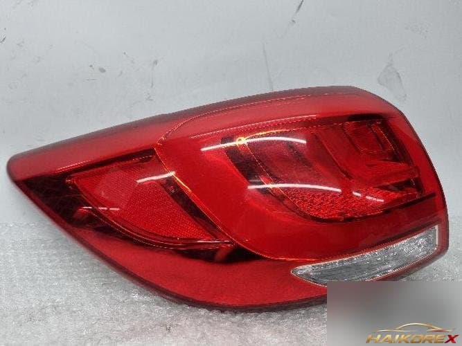 Kia Sportage 2015 — комбинированный фонарь задний левый
