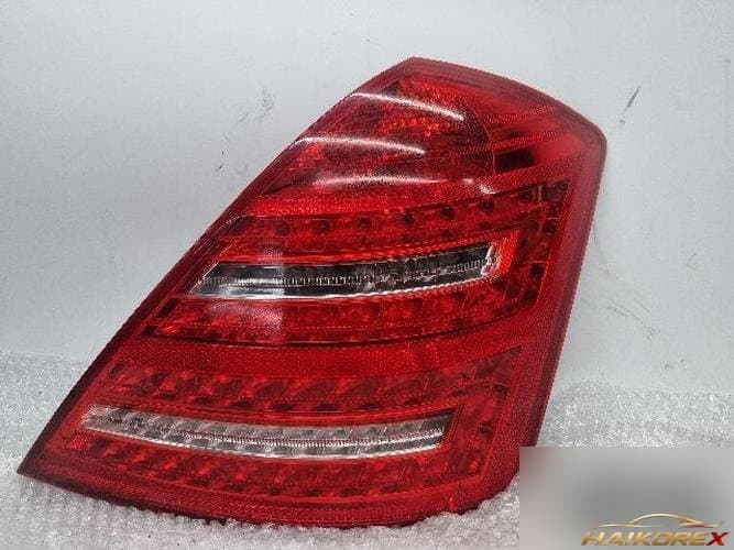 Mercedes-Benz S-Class 2010 — фонарь задний комбинированный правый