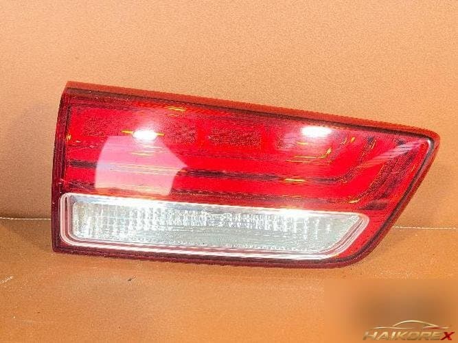 Накладка задней двери левая Kia Carnival 2015
