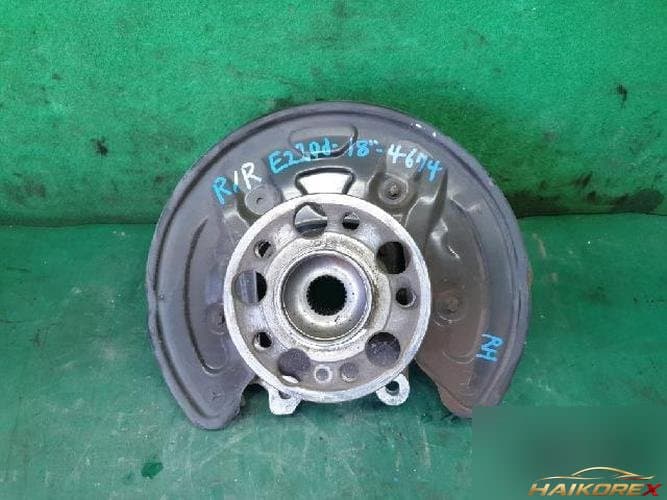 Шаровая опора задняя правая A2133503205