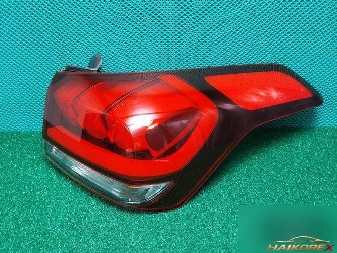 Задний фонарь правый 92402B1500