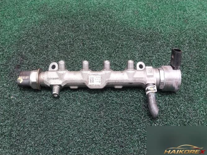 Топливная рейка в сборе 04L130089G