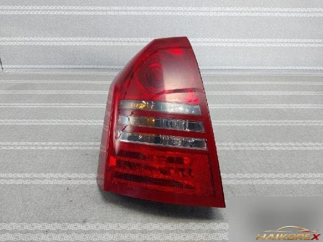 Chrysler 300 2007 — задний фонарь левый (комбинированный)