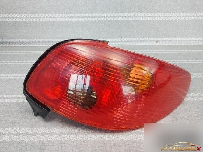 Peugeot 206 2005 — фонарь задний правый (комбинированный)