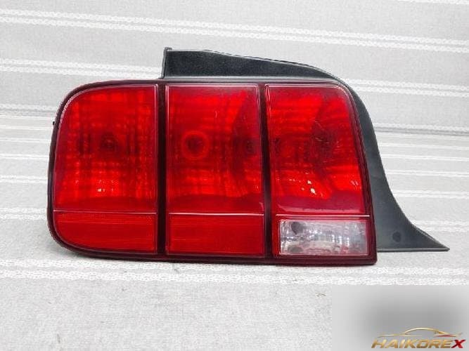 Ford Mustang 2005 — фонарь комбинированный задний левый