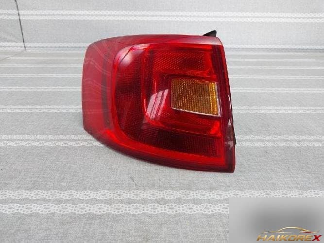 Volkswagen Jetta 2012 — фонарь задний левый (комбинированный)