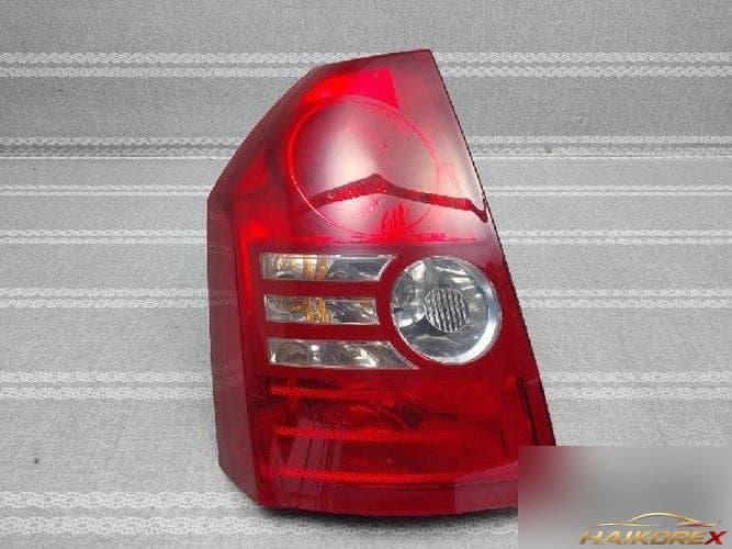 Chrysler 300 2008 — комбинированный фонарь задний левый (водителя)