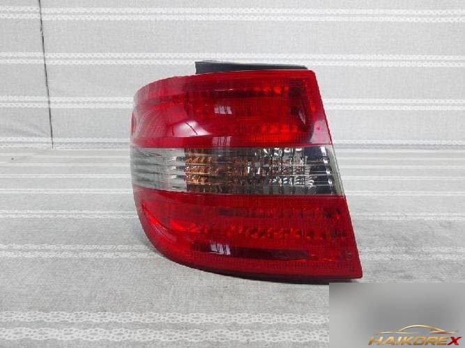 Mercedes-Benz B-Class 2008 — задний фонарь левый A160 820 25 64