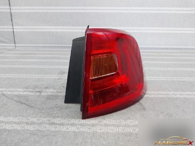 Volkswagen Jetta 2014 — комбинированный фонарь задний правый