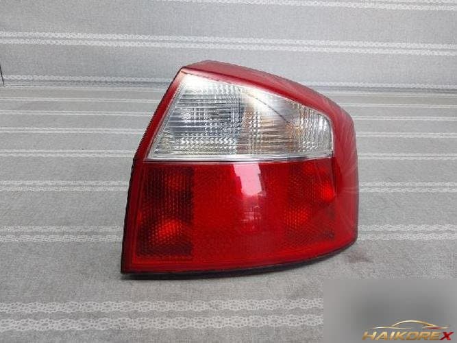 Audi A4 2004 — комбинированный фонарь задний правый (02)