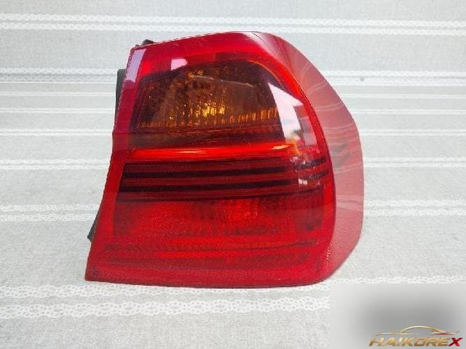 BMW 3 Series 2007 — комбинированный фонарь задний правый (пассажирский)