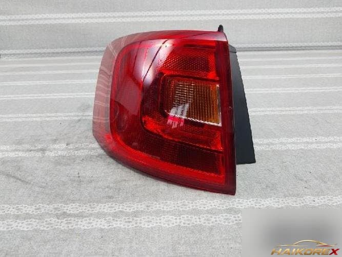 Volkswagen Jetta 2013 — фонарь задний левый (лампочки)