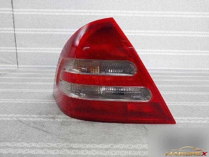 Mercedes-Benz C-Class 2002 — комбинированный задний фонарь левый