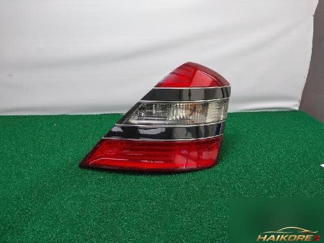 Mercedes-Benz S-Class 2008 — комбинированный фонарь задний правый A221 820 0266