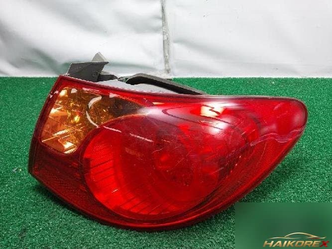 Hyundai Avante 2009 — фонарь задний правый (комбинированный)
